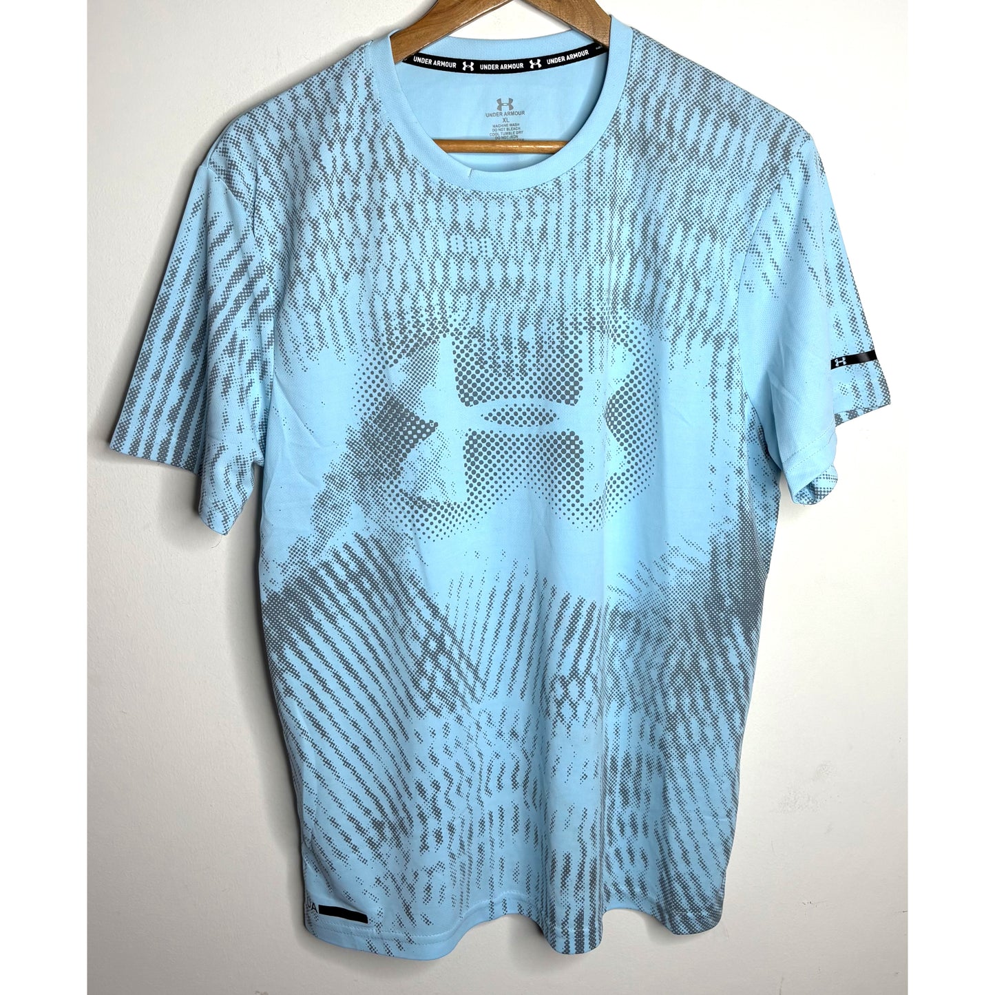 UNDER ARMOUR MEN'S ELITE PERFORMANCE TECH T-SHIRT | SKY BLUE GRAPHIC PRINT | SHORT SLEEVE, MOISTURE-WICKING, QUICK-DRY | TRAINING & RUNNING