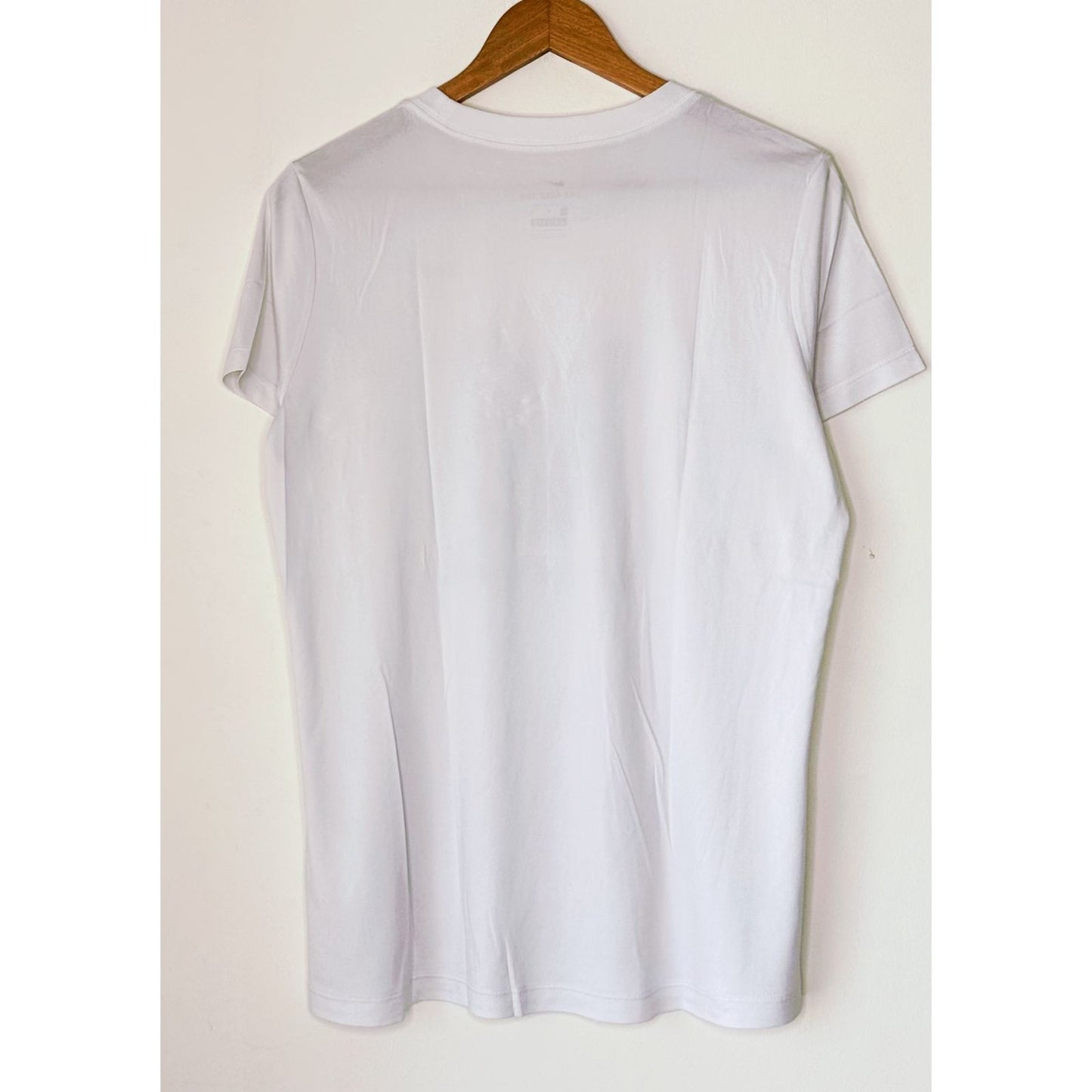 THE NIKE TEE VOLLEYBALL SIZE- L DRY-FIT TEES