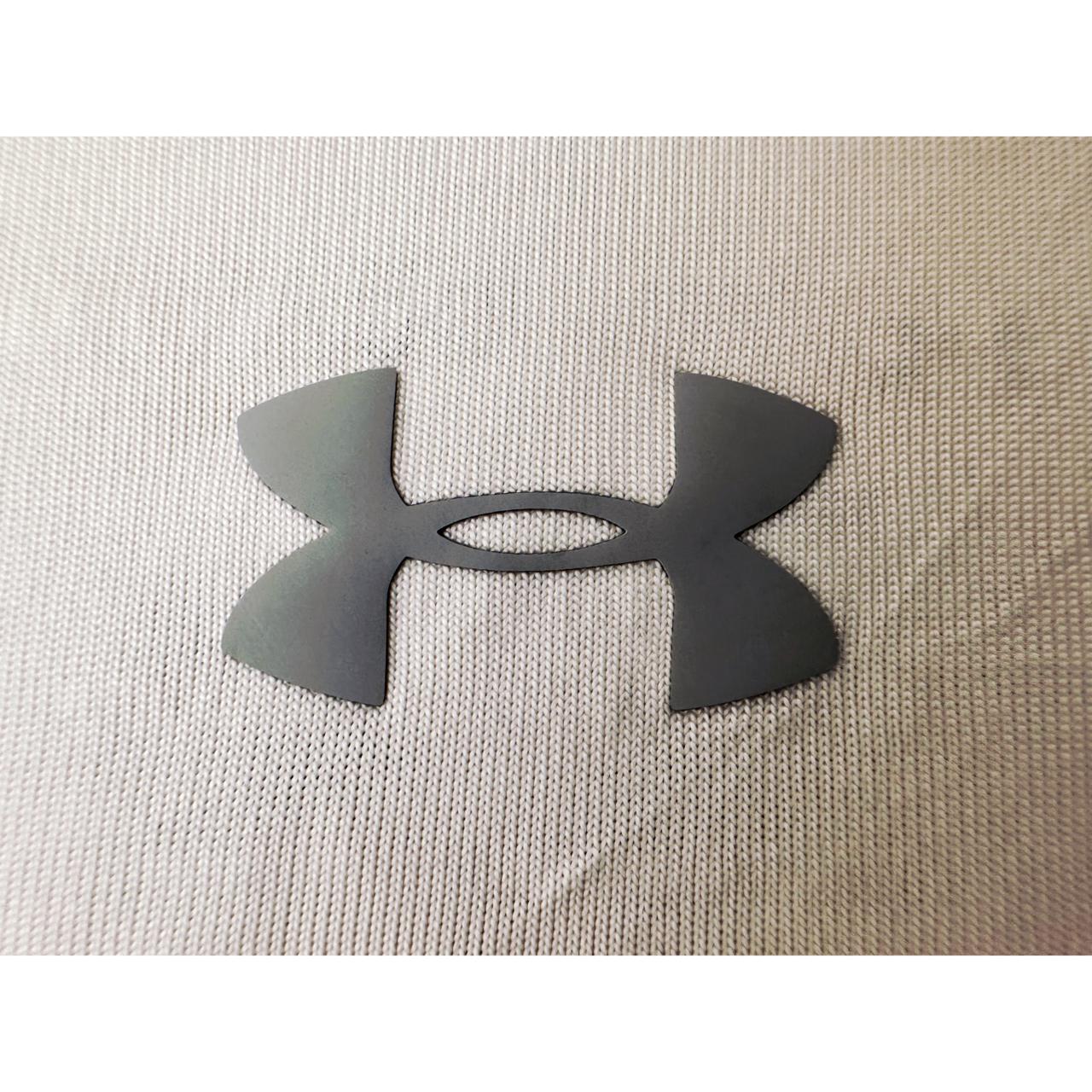 UNDER ARMOUR WHITE SIZE- M DRY-FIT TEES