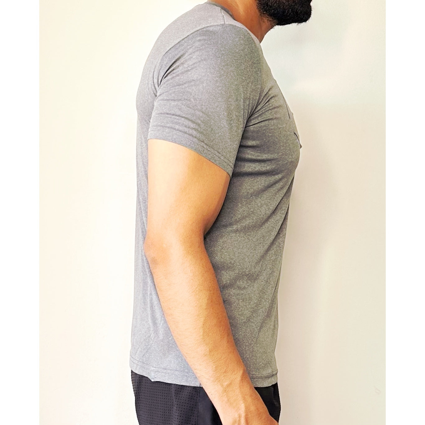 UNDER ARMOUR SIZE- XL DRY-FIT TEES
