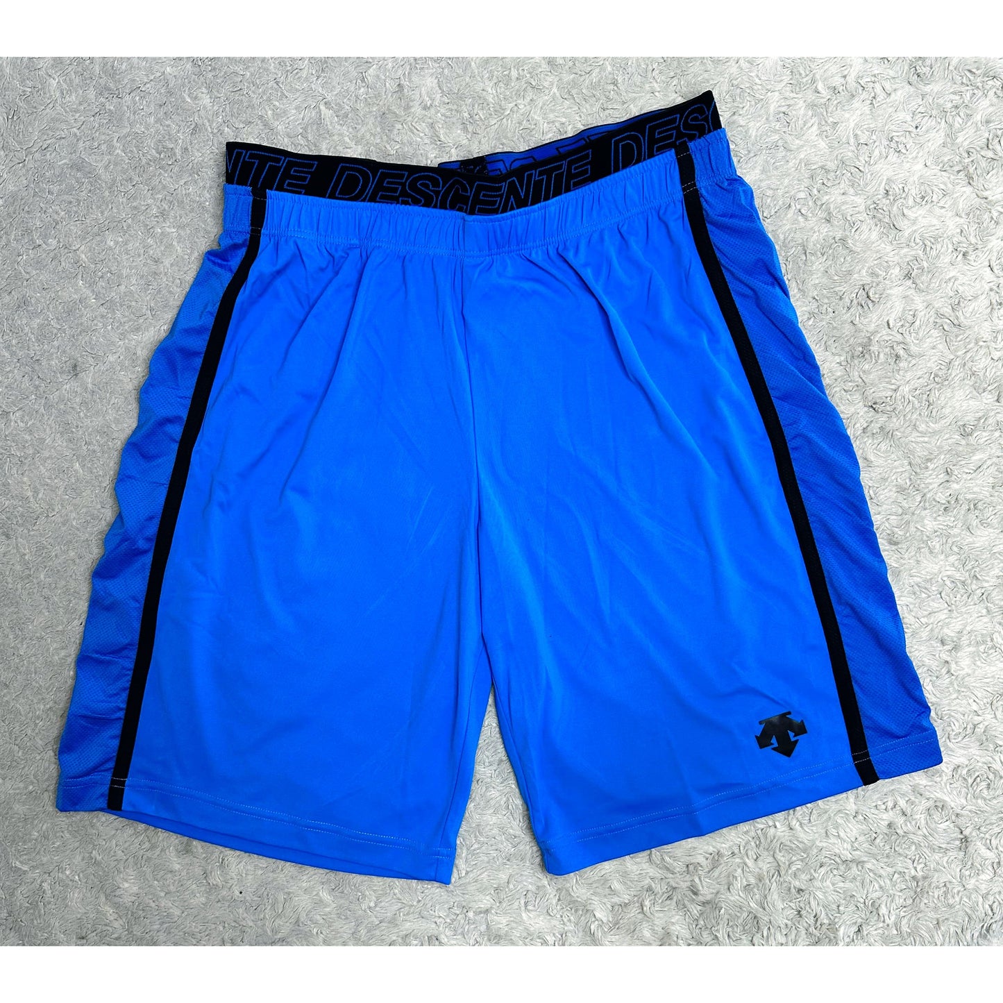 DESCENTE BLUE SIZE-L SHORTS TRACKS & SHORTS