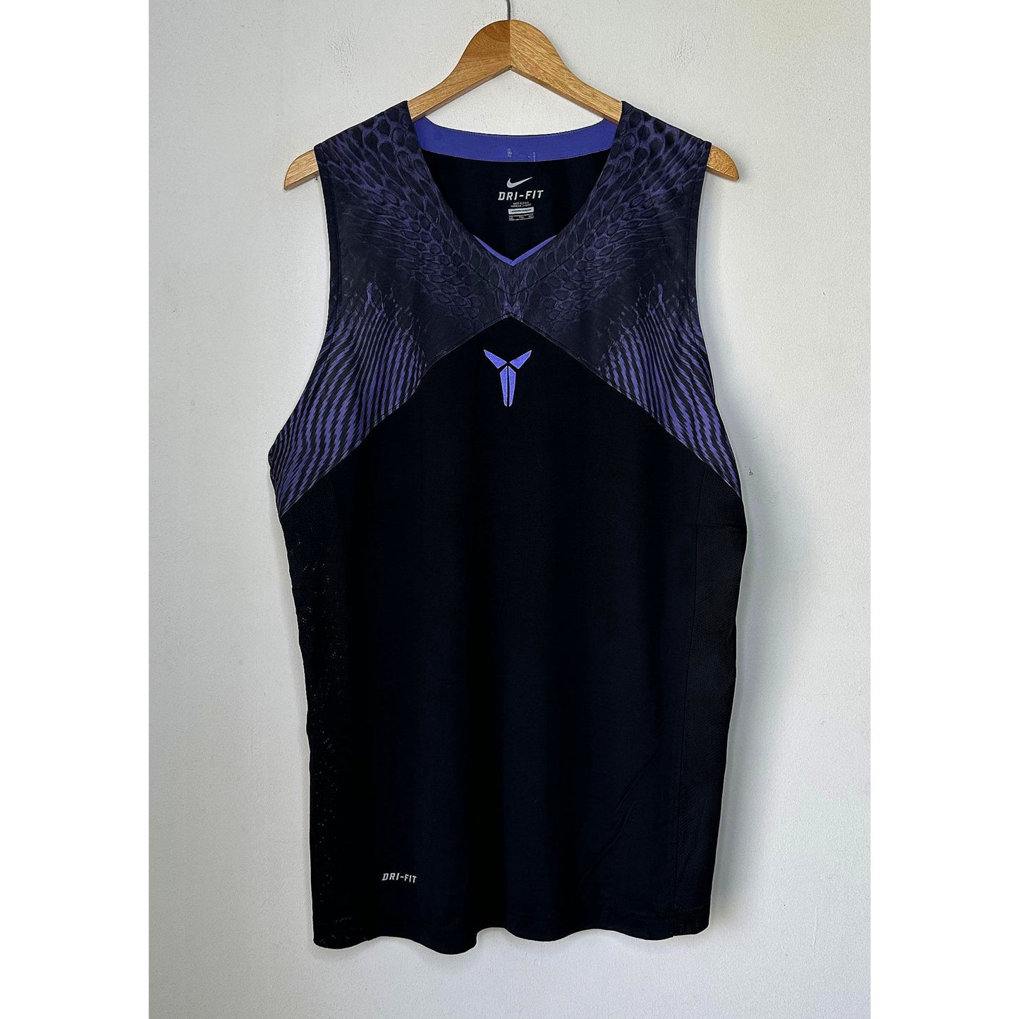 NIKE DRY FIT SIZE- XL BASKETBALL JERSEYS