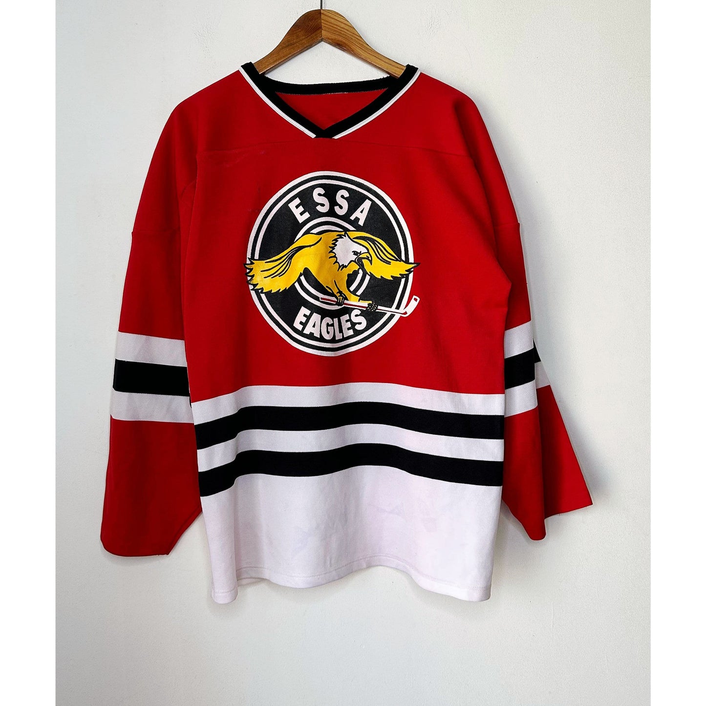 EAGLES ESSA SIZE-M ICE HOCKEY JERSEYS .