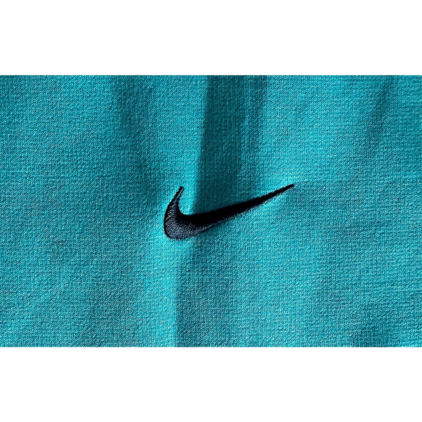 NIKE THERMA FIT SIZE-L PREMIUM SWEATSHIRT