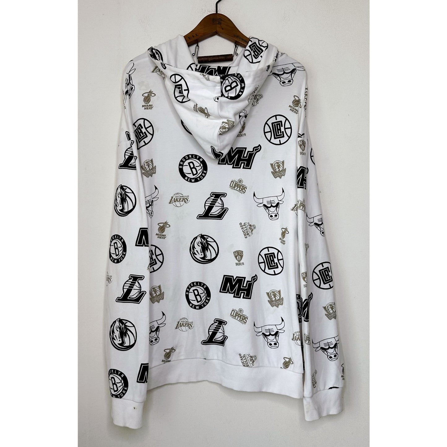 BERSHKA LAKERS PRINTED SIZE-XL PREMIUM DRY-FIT