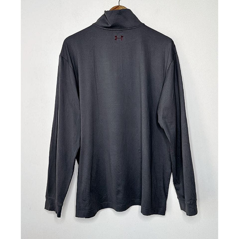 UNDER AUMOUR SIZE- XL HALF ZIPPER