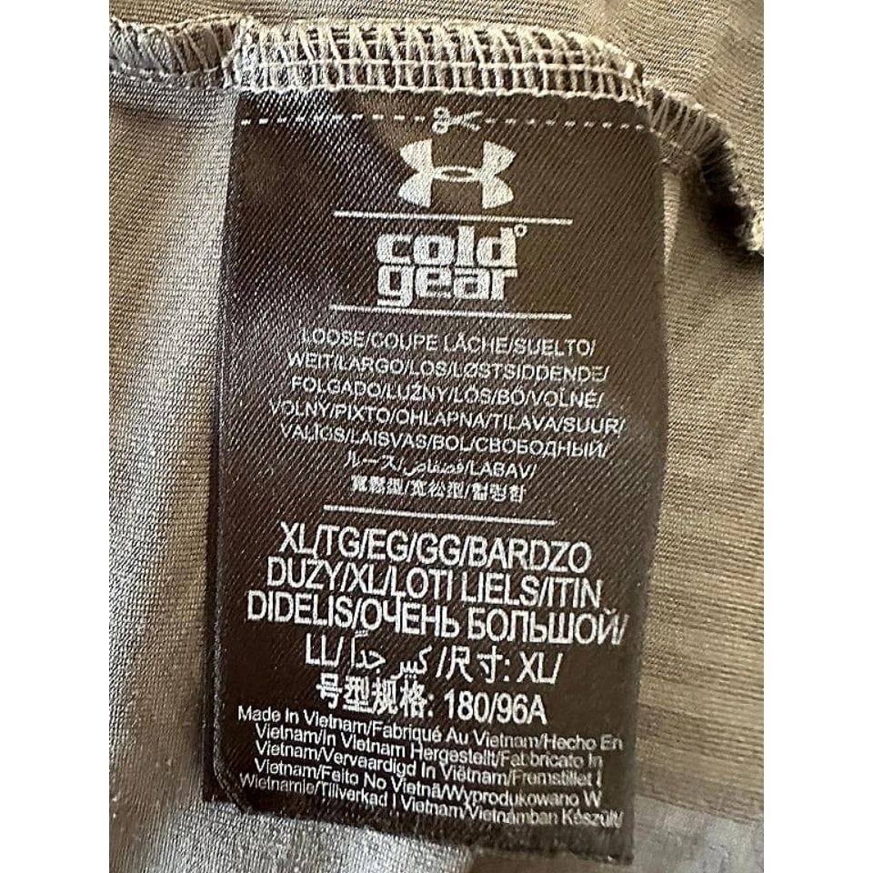 UNDER AUMOUR SIZE- XL HALF ZIPPER