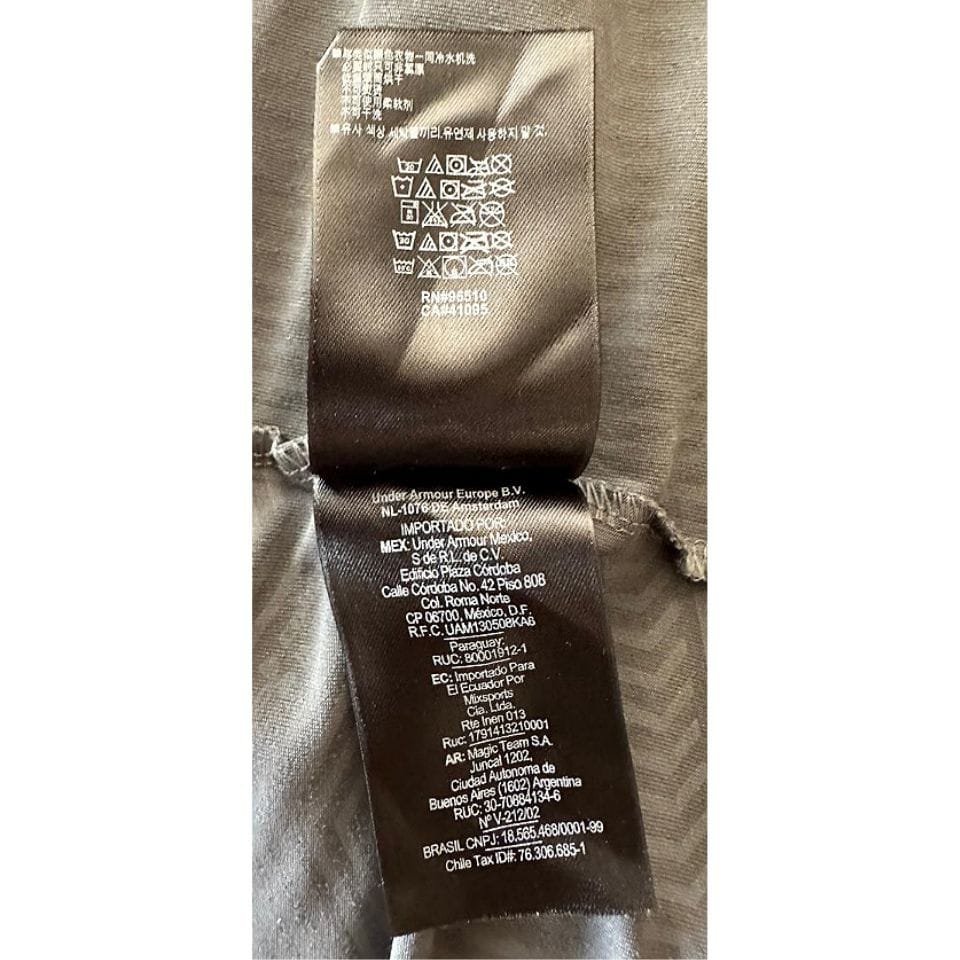UNDER AUMOUR SIZE- XL HALF ZIPPER