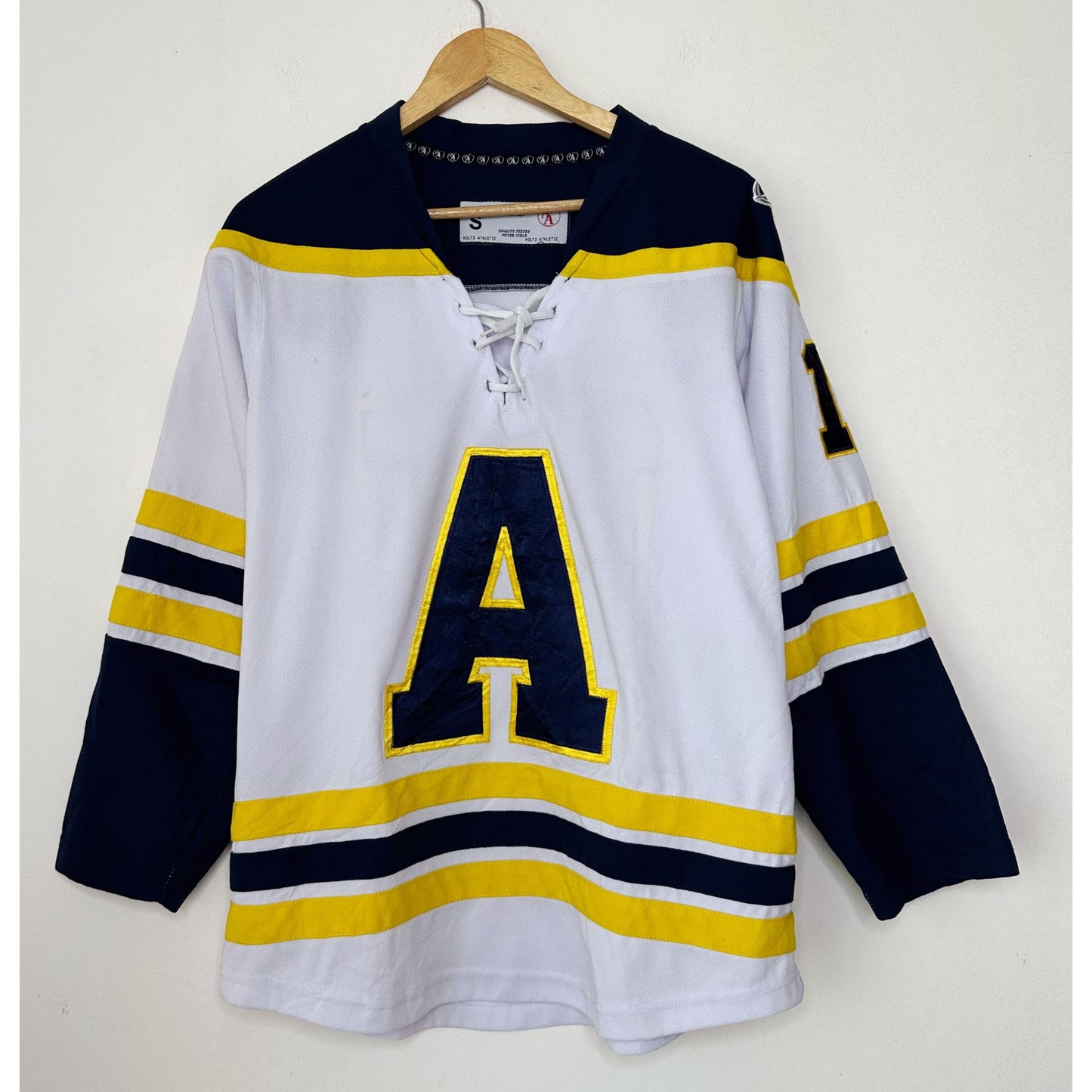 HOLTZ ATHLETIC VIDAL NO 15 SIZE- L -ICE HOCKEY JERSEYS