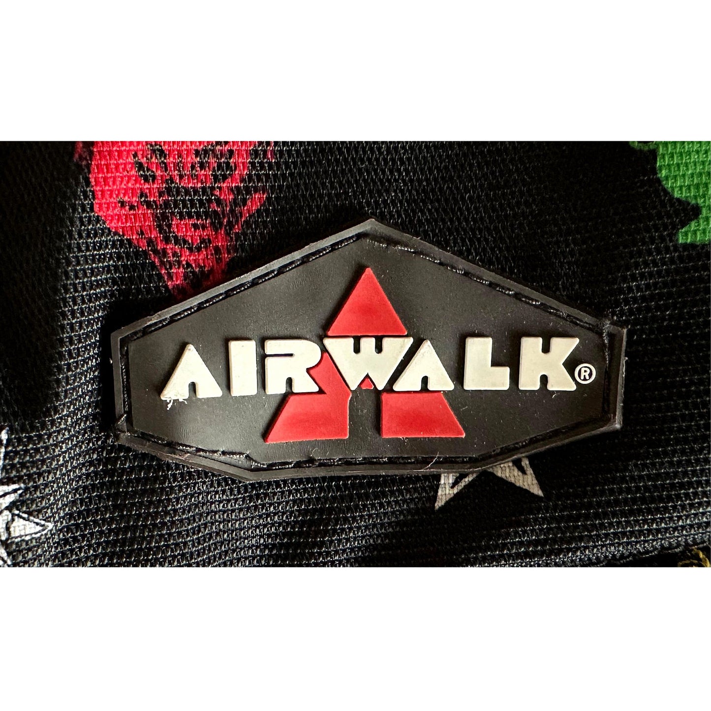 AIRWALK SIZE XL PREMIUM LUXURY JACKET .