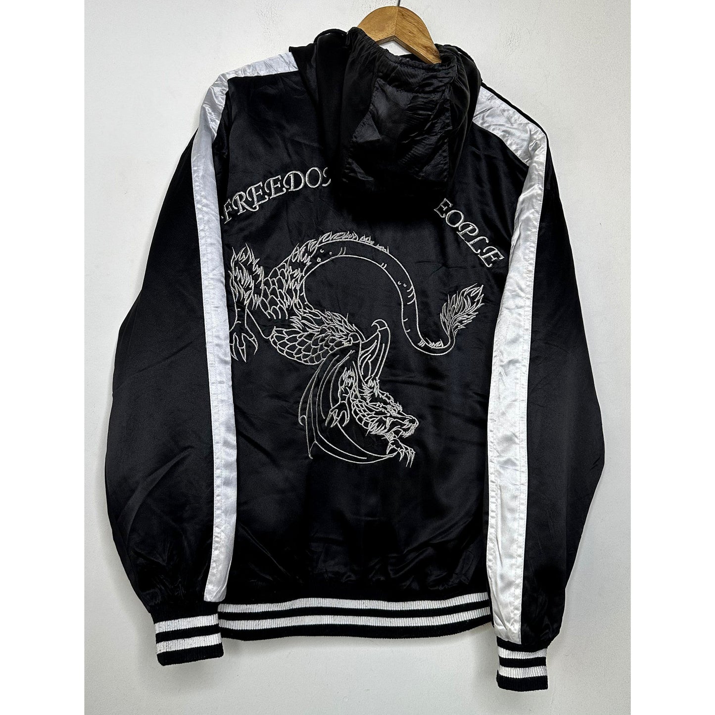 FREEDOM PEOPLE - FREEPLE BLACK SIZE XL BOMBER JACKET .