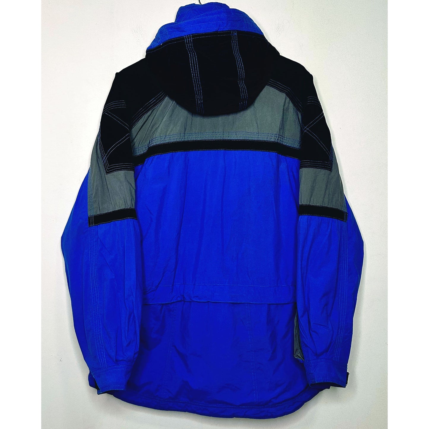 PARADISE BLUE SIZE XL HEAVYDUTY SKI JACKET .