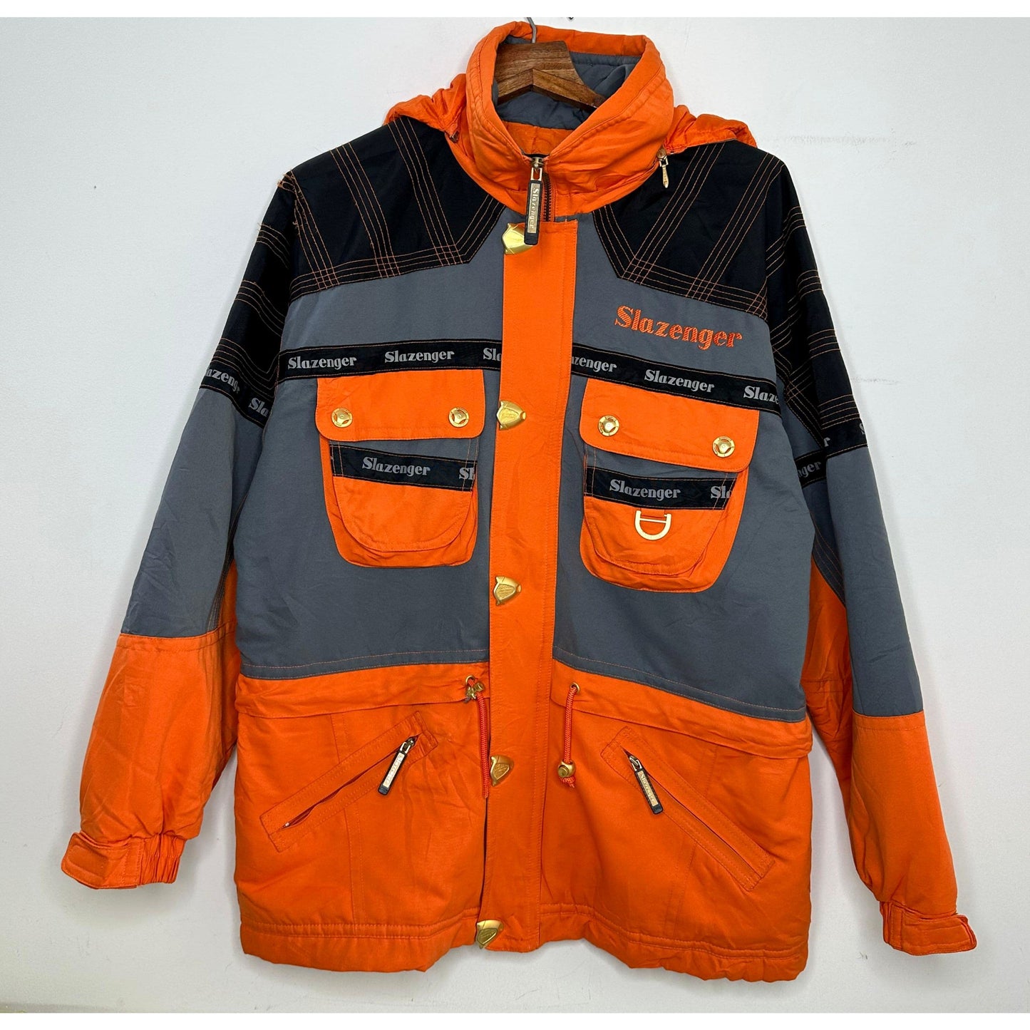 SLAZENGER SKI WEAR PREMIUM JACKET SIZE XL.