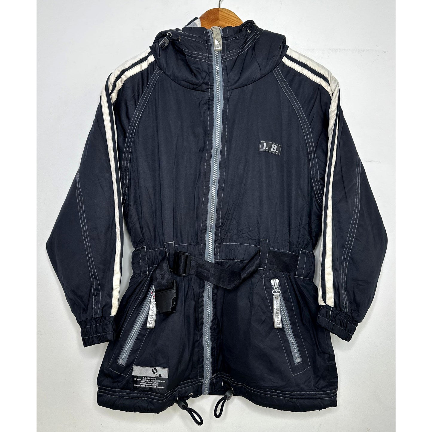 INNSBRUG SKI WEAR HEAVYDUTY PREMIUM JACKET SIZE S .