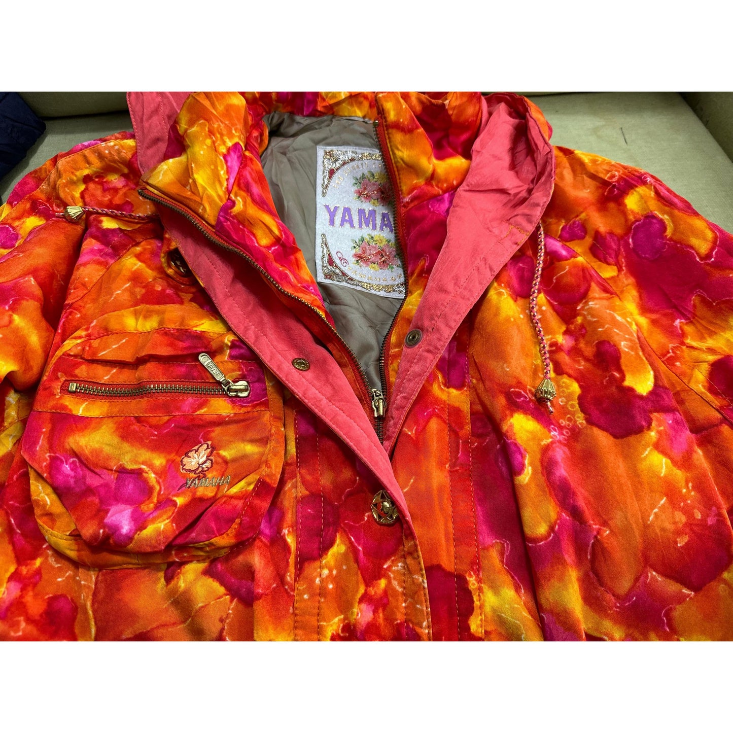 YAMAHA MULTICOLOR SKI WEAR HEAVYDUTY PREMIUM JACKET SIZE L .