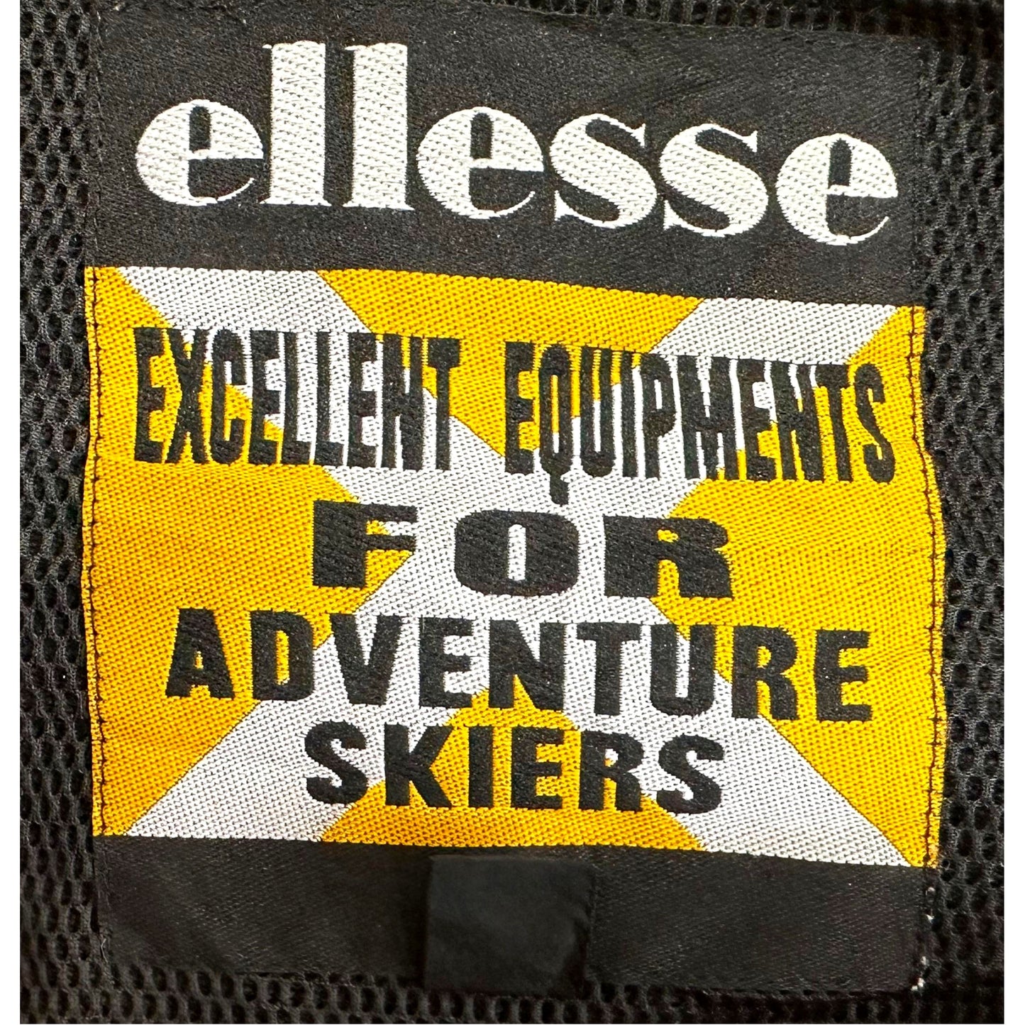 ELLESSE MULTIPOCKET PREMIUM JACKET  SIZE XL..