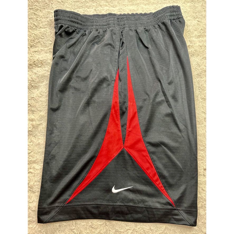 NIKE PREMIUM SHORTS SIZE XL(BASKETBALL)