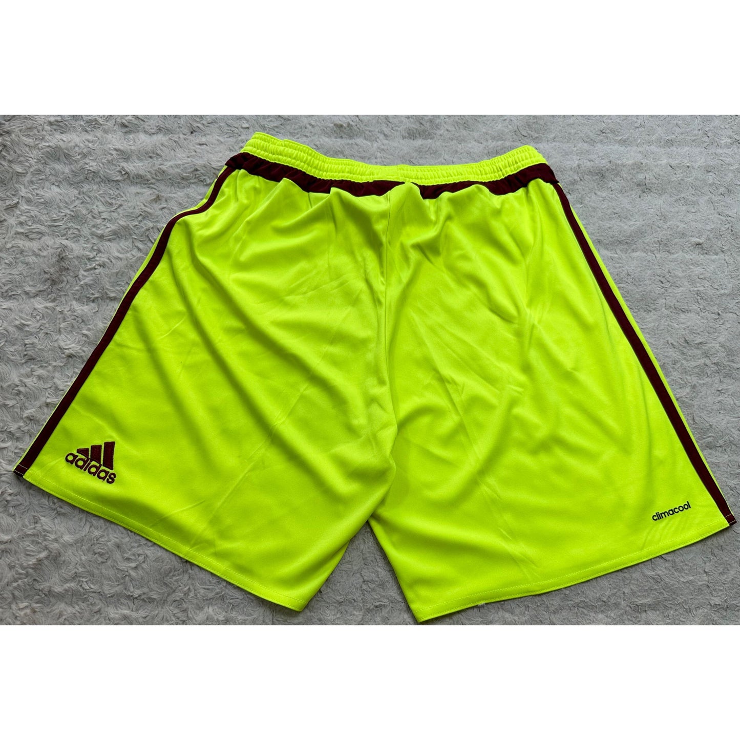 ADIDAS PREMIUM SHORTS SIZE M