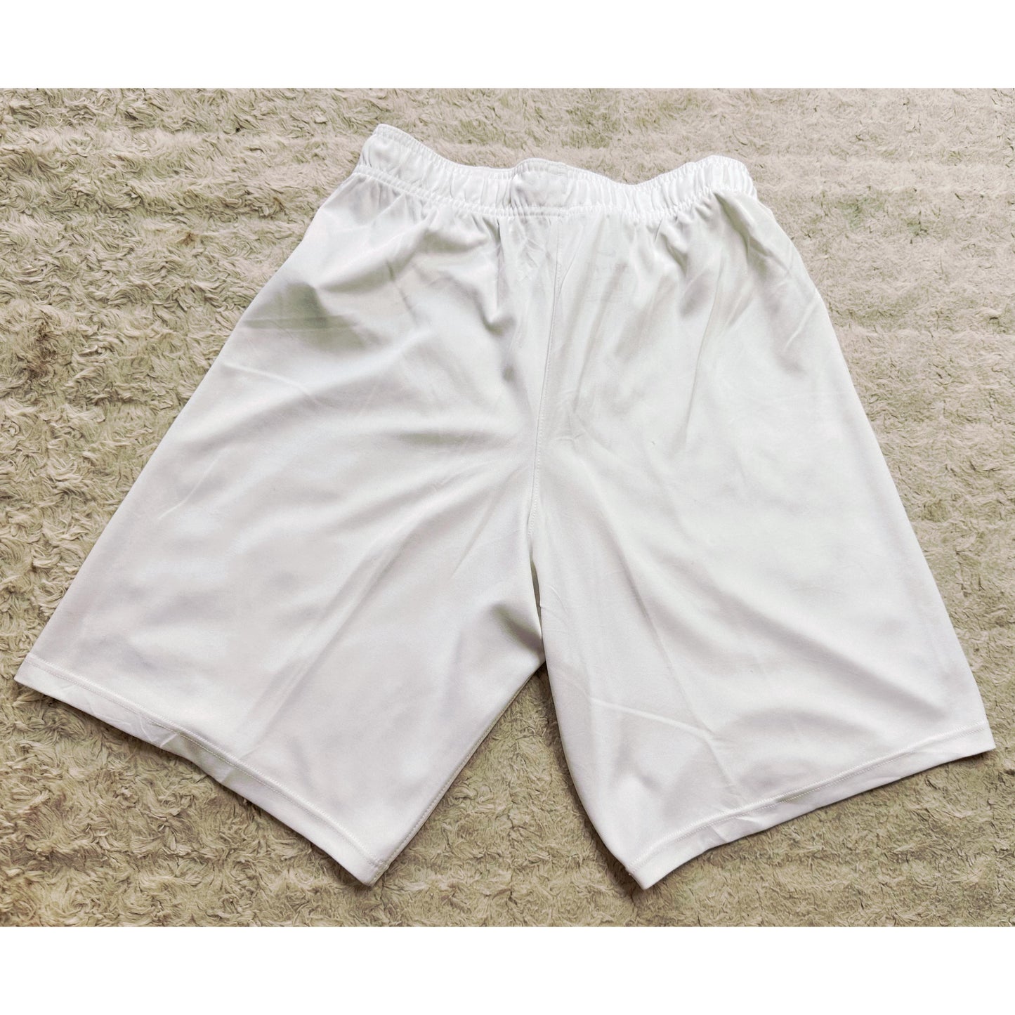 NIKE WHITE PREMIUM SHORTS SIZE S