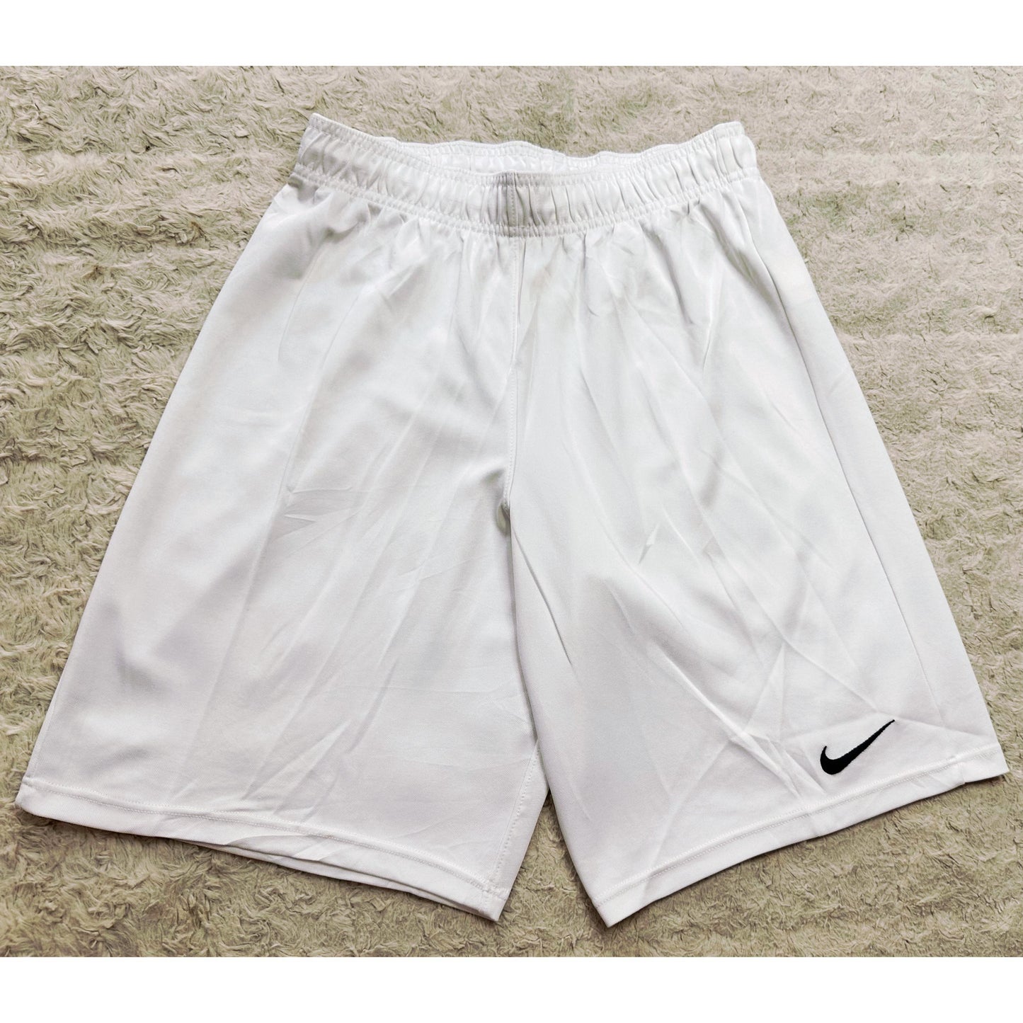 NIKE WHITE PREMIUM SHORTS SIZE S