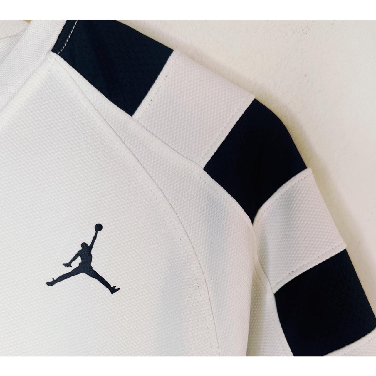 JORDAN WHITE PREMIUM DRIFIT TEES SIZE L