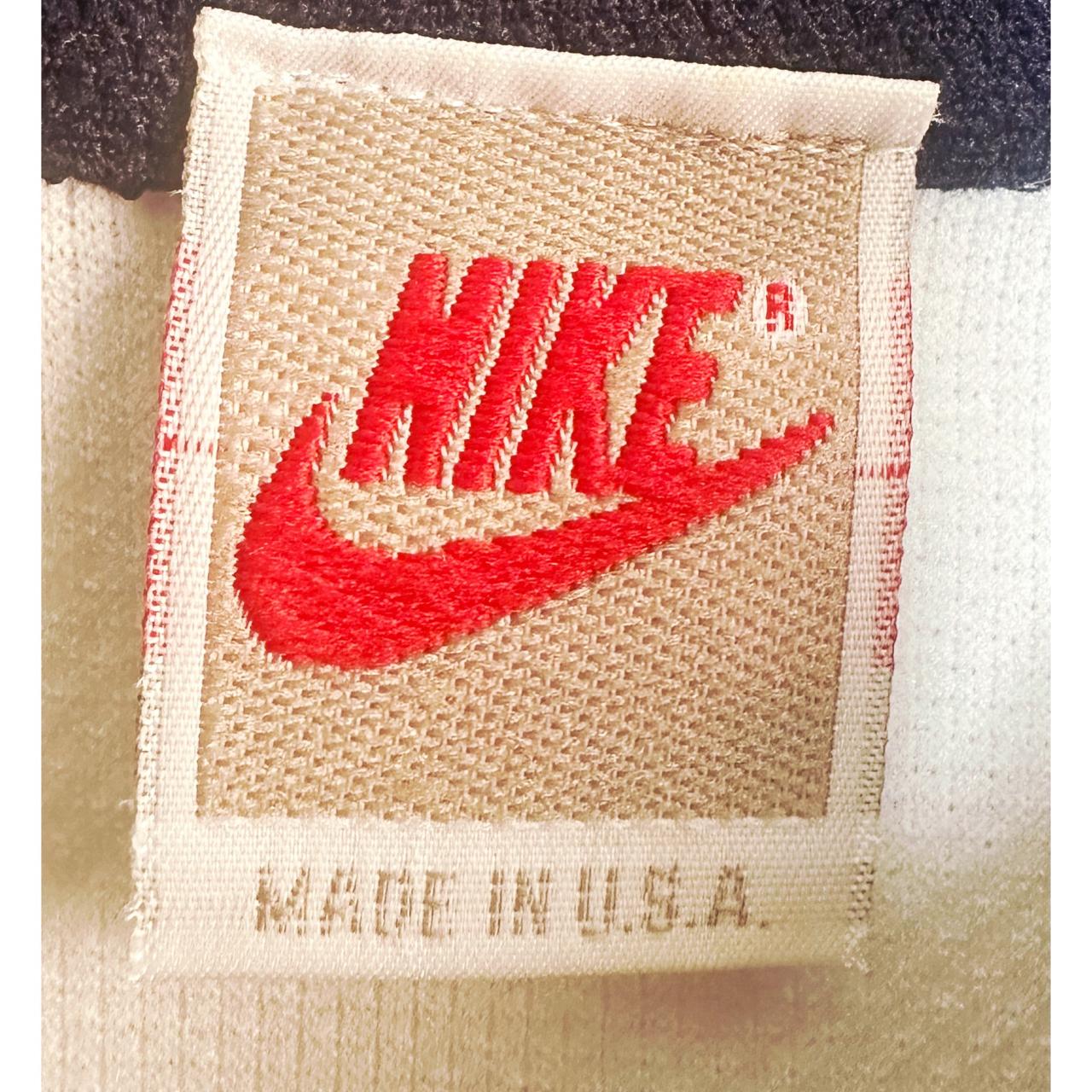 NIKE SPORTS PREMIUM DRIFIT TEES SIZE L