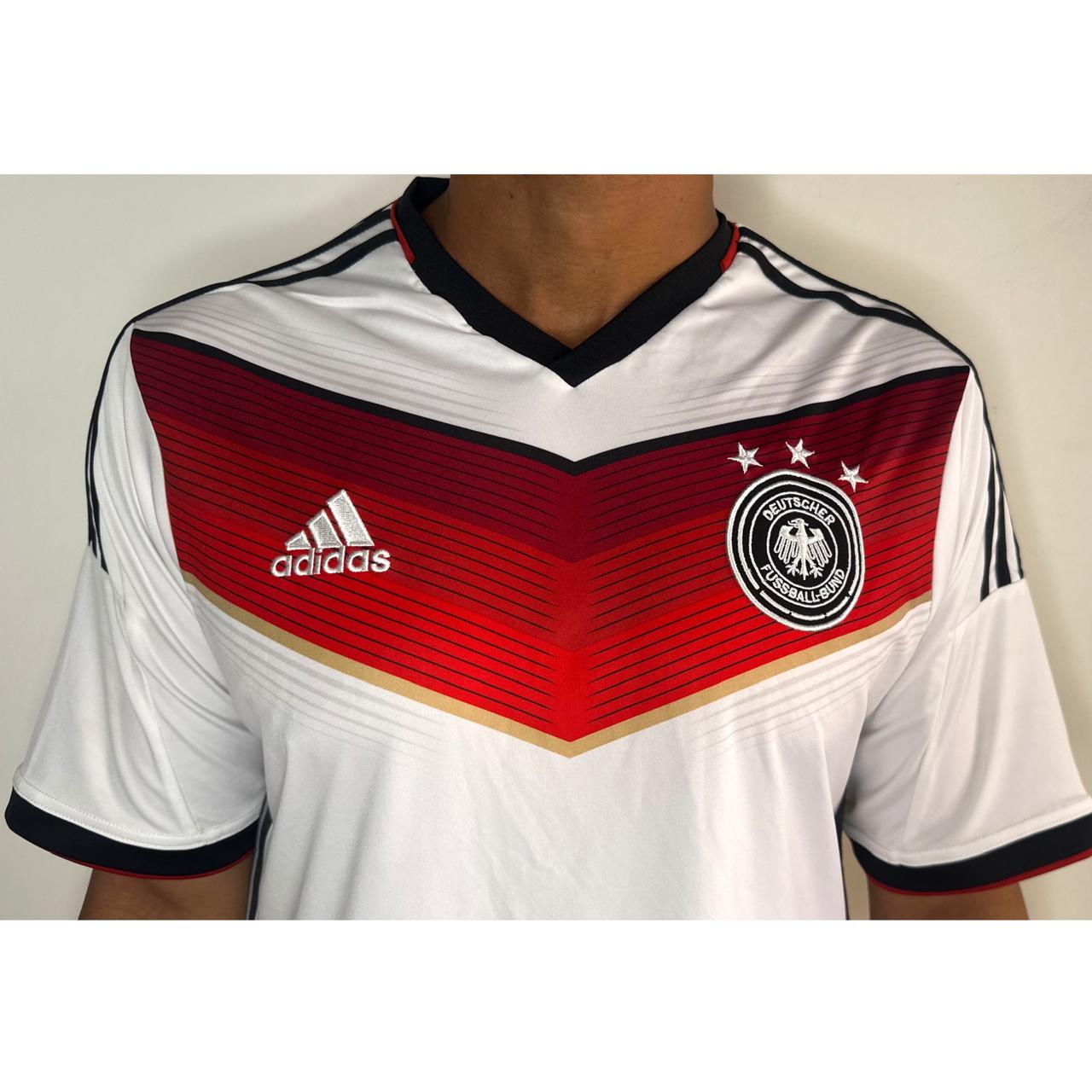 ADIDAS DEUTSCHER PREMIUM DRIFIT TEES SIZE L