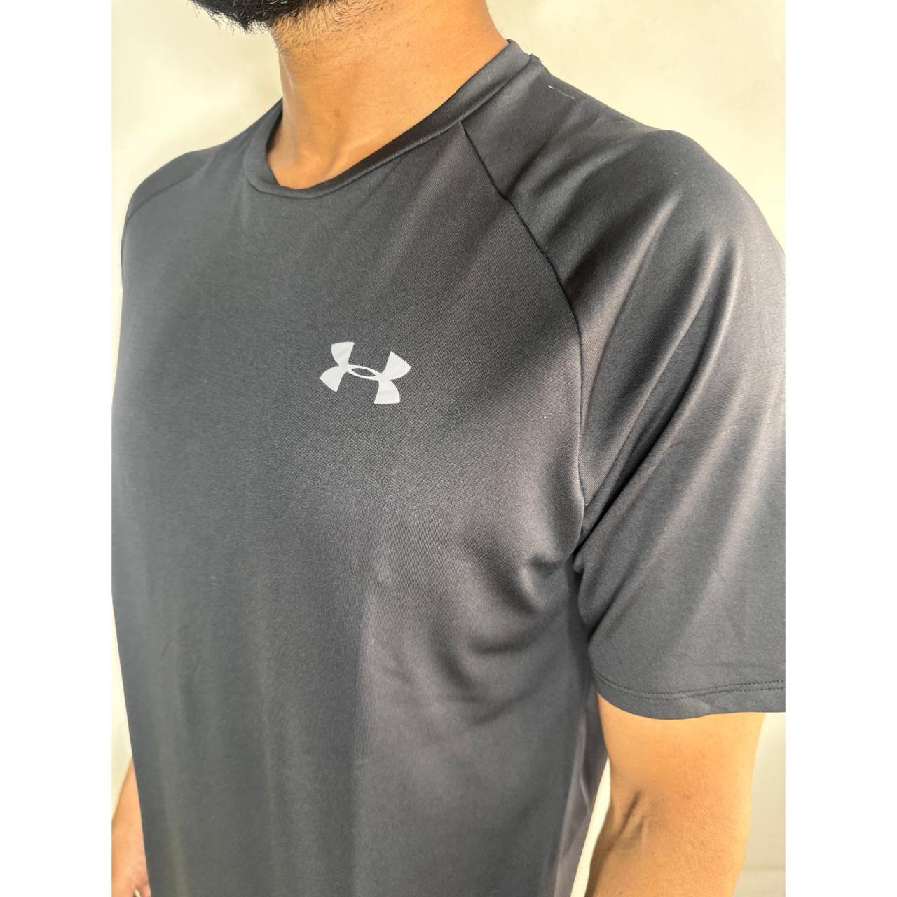 UNDER ARMOUR PREMIUM DRIFIT TEES SIZE M