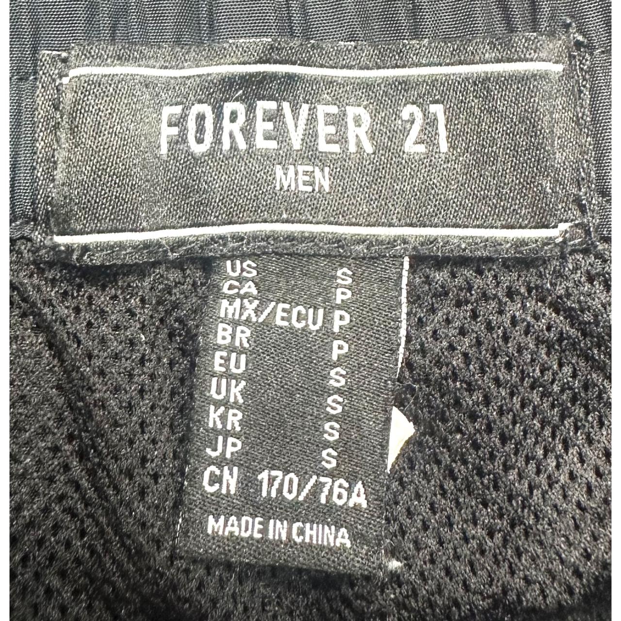 FOREVER 21 MEN′S SHORTS DIGITAL PRINT CASUAL LOOSE SPORTS SHORTS SIZE M