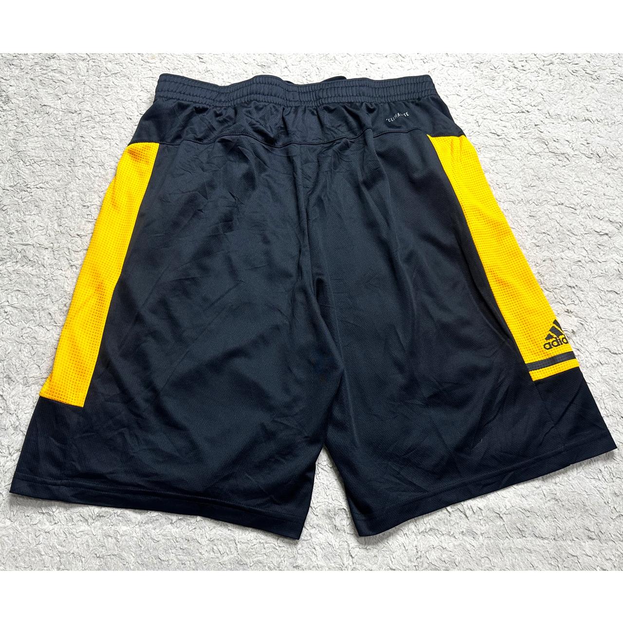 ADIDAS BLACK AND YELLOW PREMIUM CASUAL SHORT SIZE L