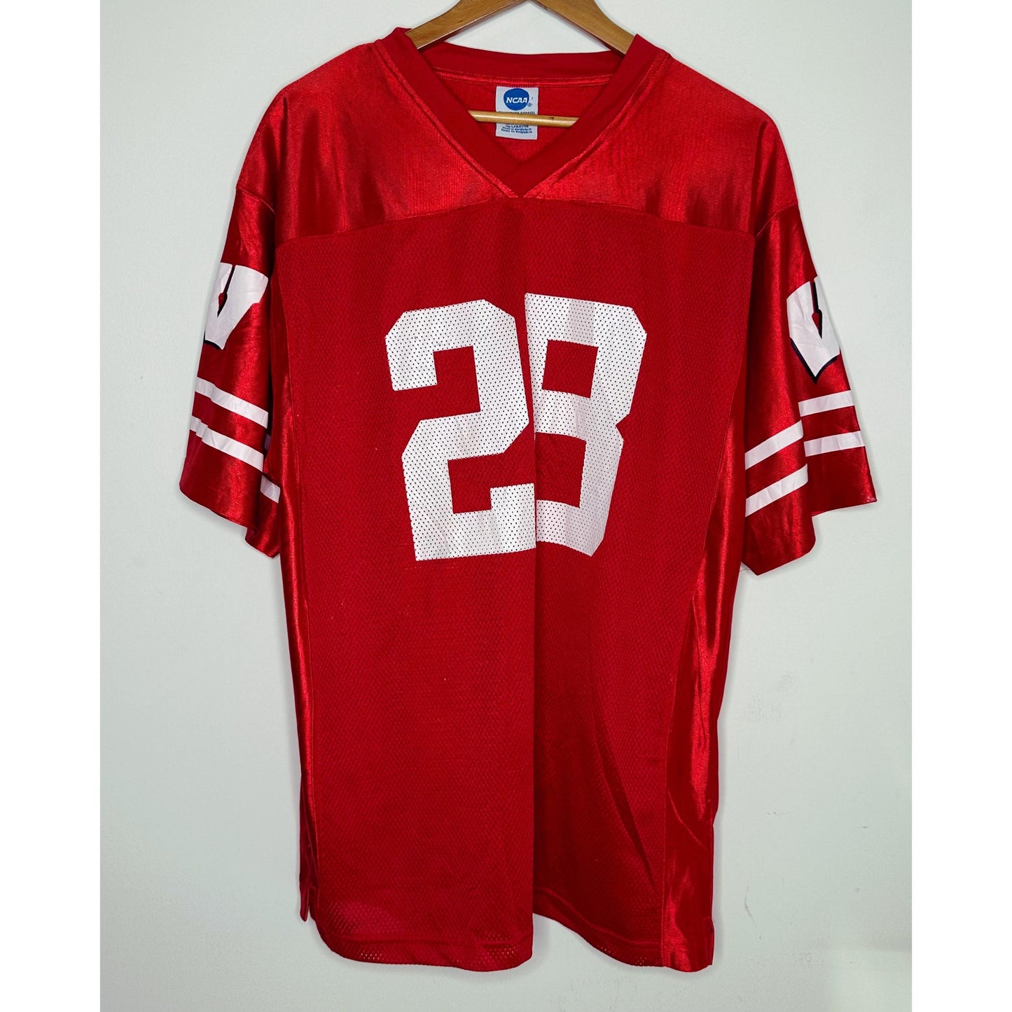 NCAA BADGERS NO 28 SIZE-XL NFL JERSEYS.
