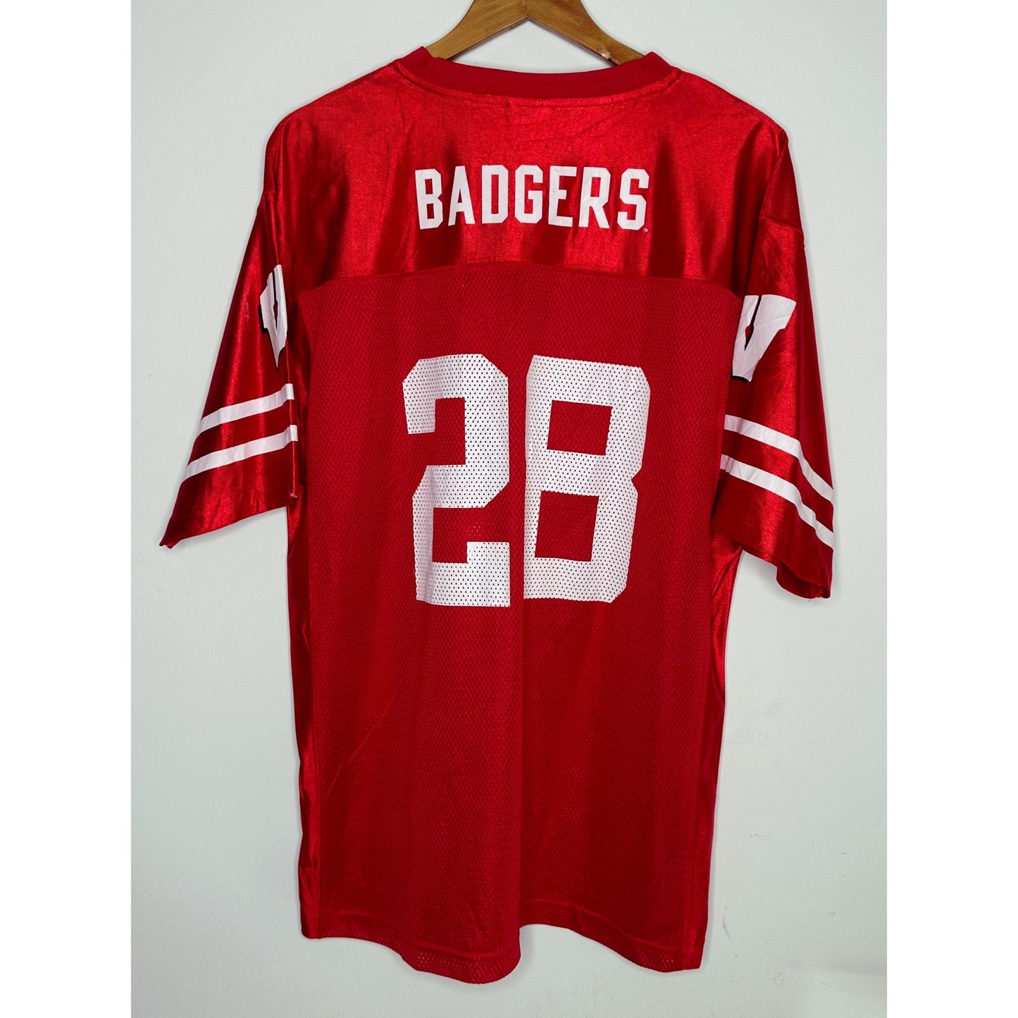 NCAA BADGERS NO 28 SIZE-XL NFL JERSEYS.