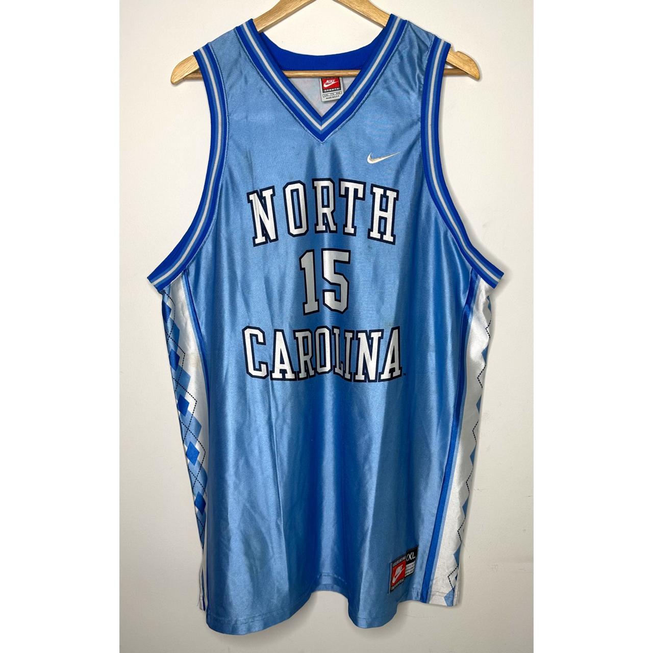 NIKE NORTH CAROLINA NO 15 BASKETBALL JERSEY SIZE 2XL