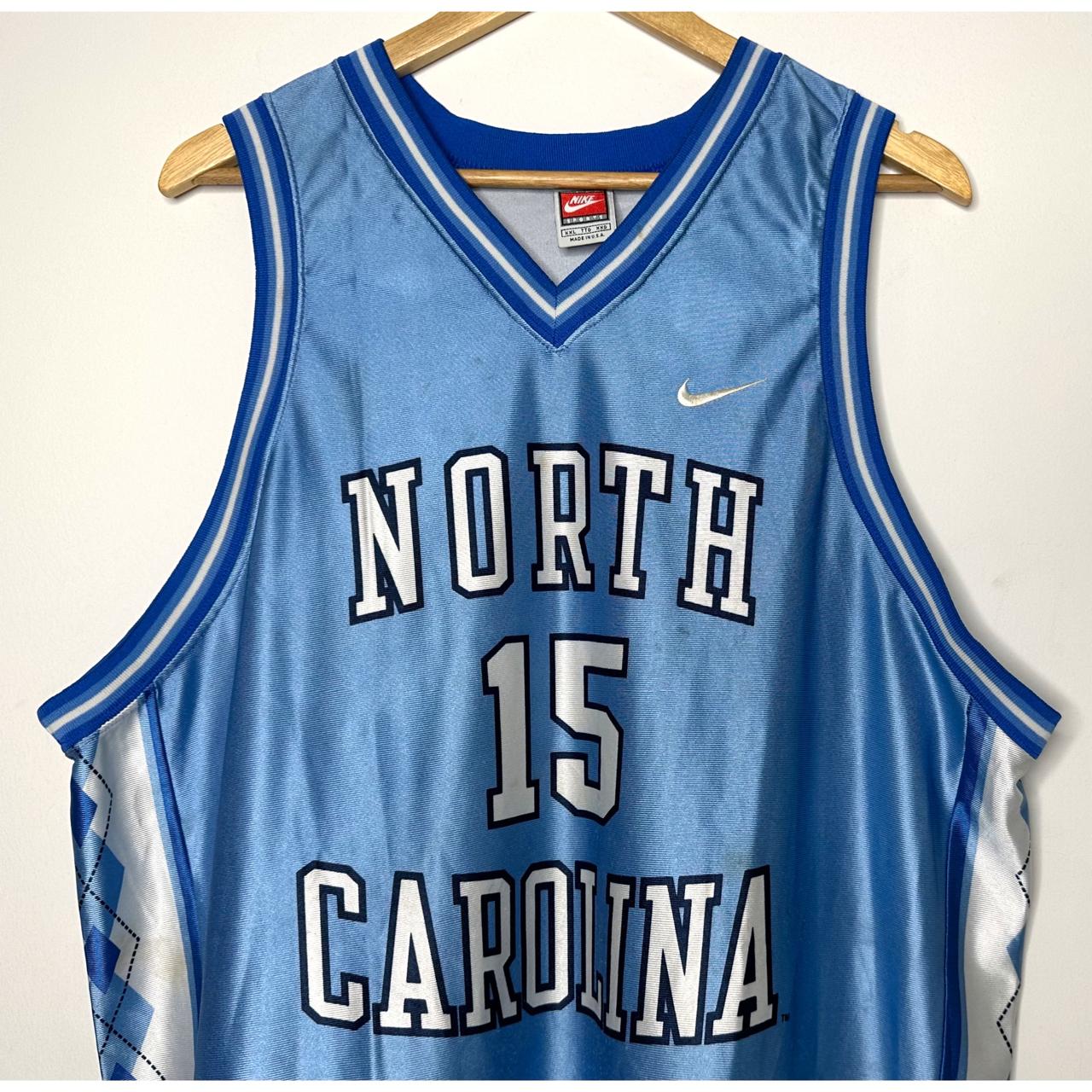 NIKE NORTH CAROLINA NO 15 BASKETBALL JERSEY SIZE 2XL
