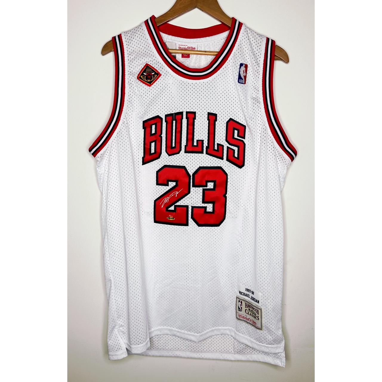 MICHAEL JORDAN HARDWOOD CLASSICS BULLS JORDAN NO 23 BASKETBALL JERSEY