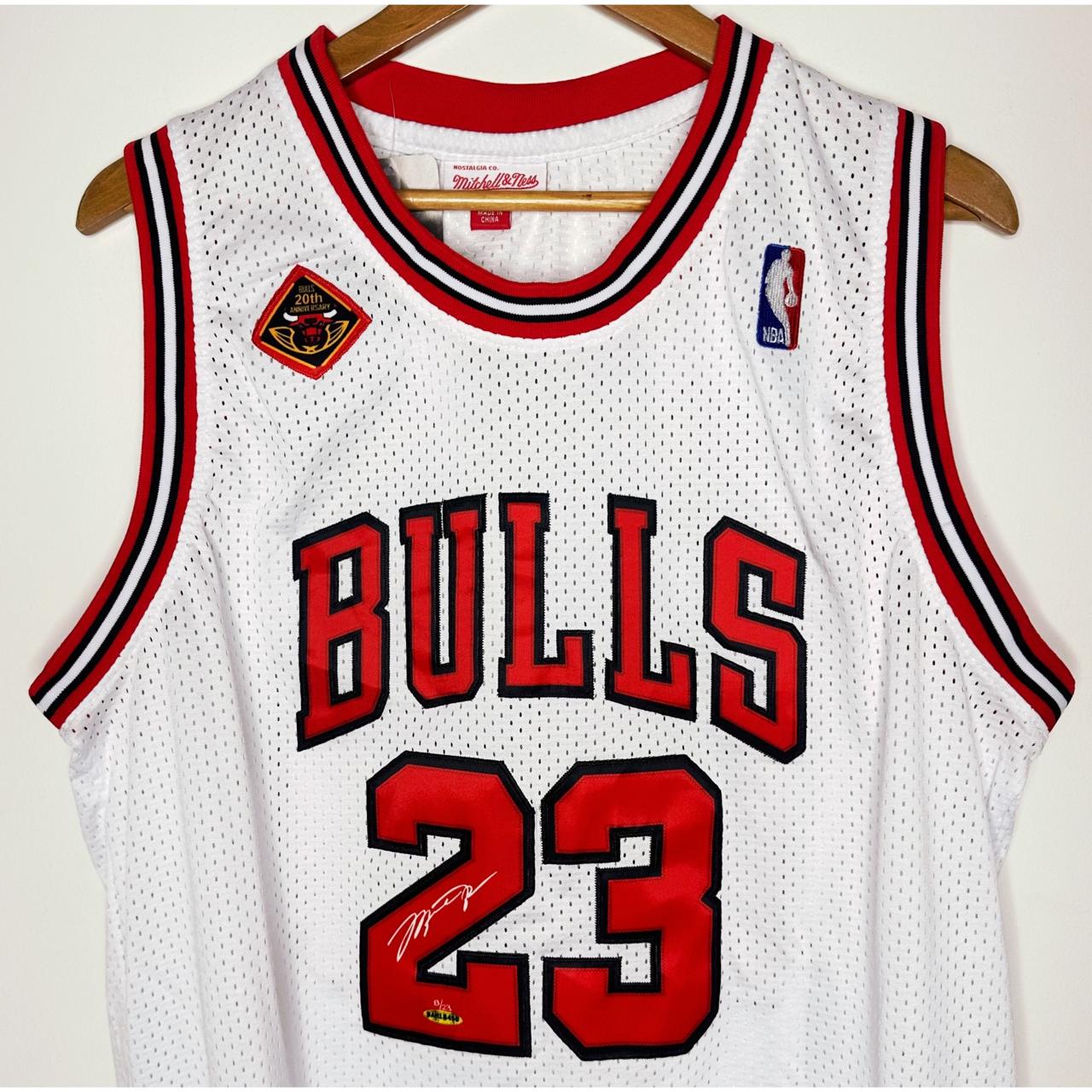 MICHAEL JORDAN HARDWOOD CLASSICS BULLS JORDAN NO 23 BASKETBALL JERSEY