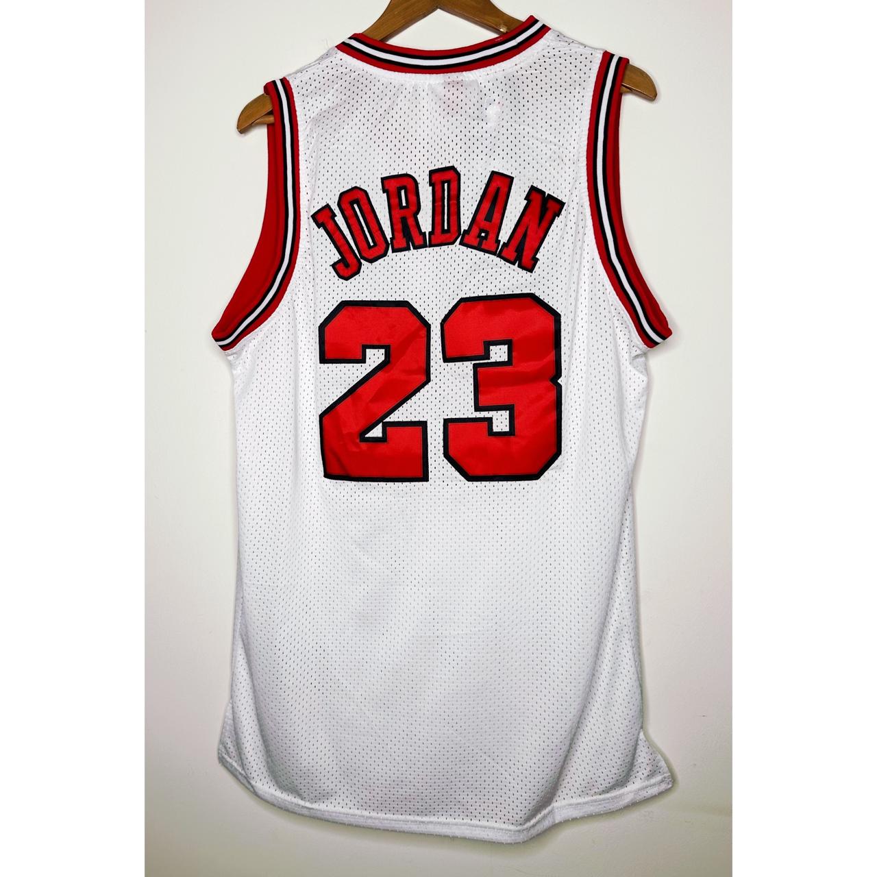 MICHAEL JORDAN HARDWOOD CLASSICS BULLS JORDAN NO 23 BASKETBALL JERSEY