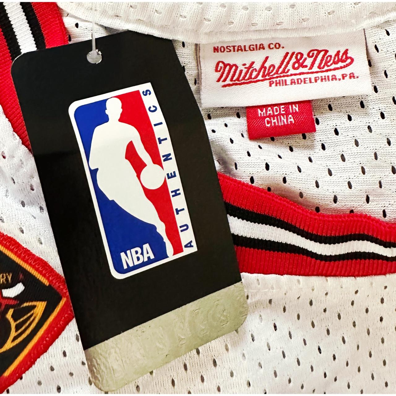 MICHAEL JORDAN HARDWOOD CLASSICS BULLS JORDAN NO 23 BASKETBALL JERSEY