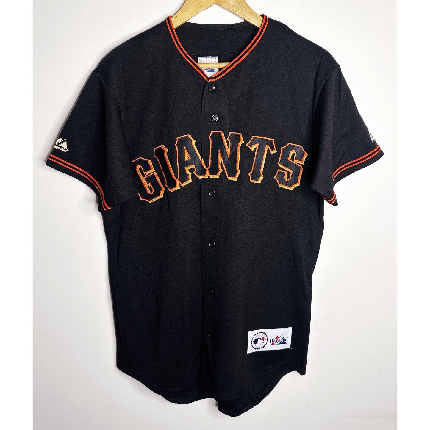 MAJESTIC GIANTS SIZE-M BASEBALL JERSEYS