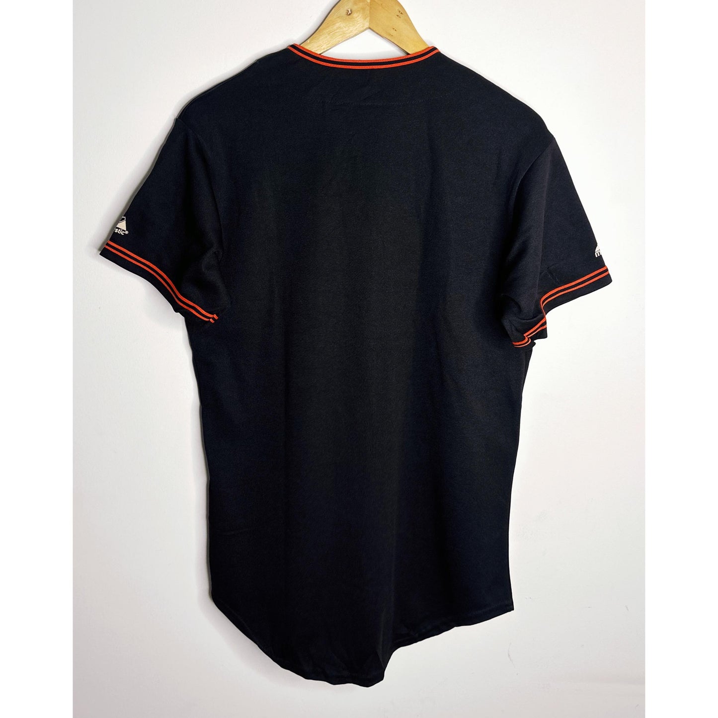 MAJESTIC GIANTS SIZE-M BASEBALL JERSEYS