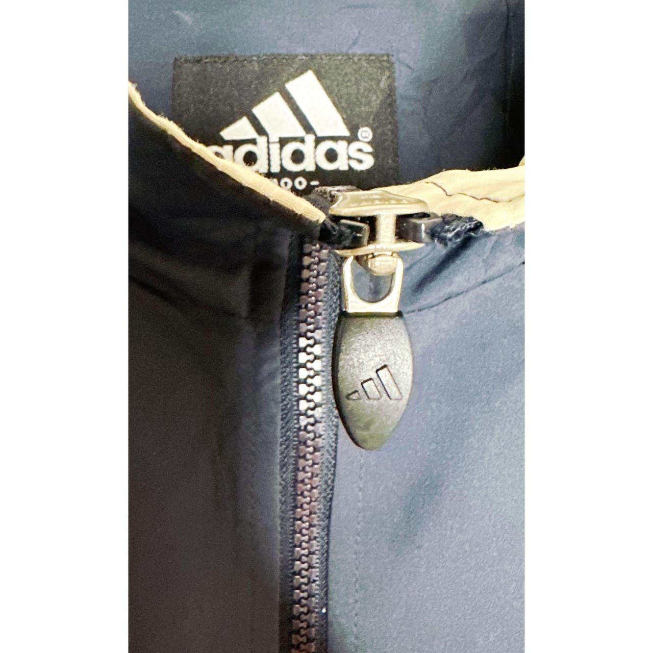 ADIDAS WINDBREAKER JACKET – LIGHTWEIGHT & WEATHER-RESISTANT SIZE XL-