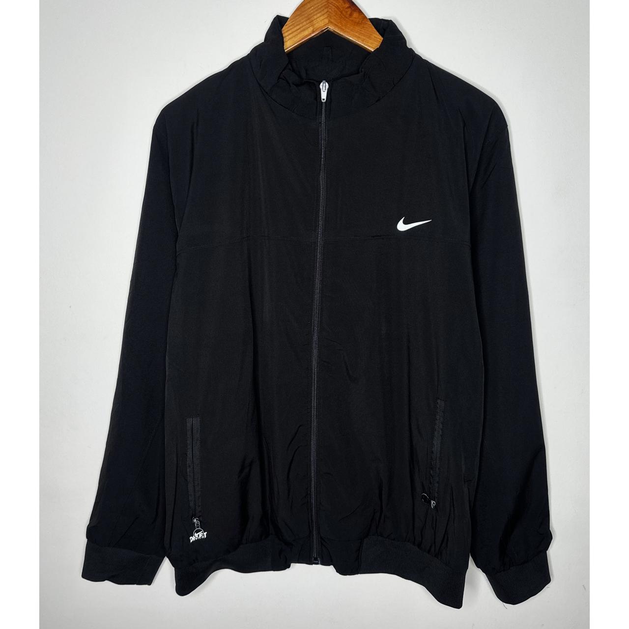NIKE LIGHTWEIGHT WINDBREAKER – BREATHABLE, WATER-RESISTANT JACKET FOR ACTIVE OUTDOOR WEARSIZE L