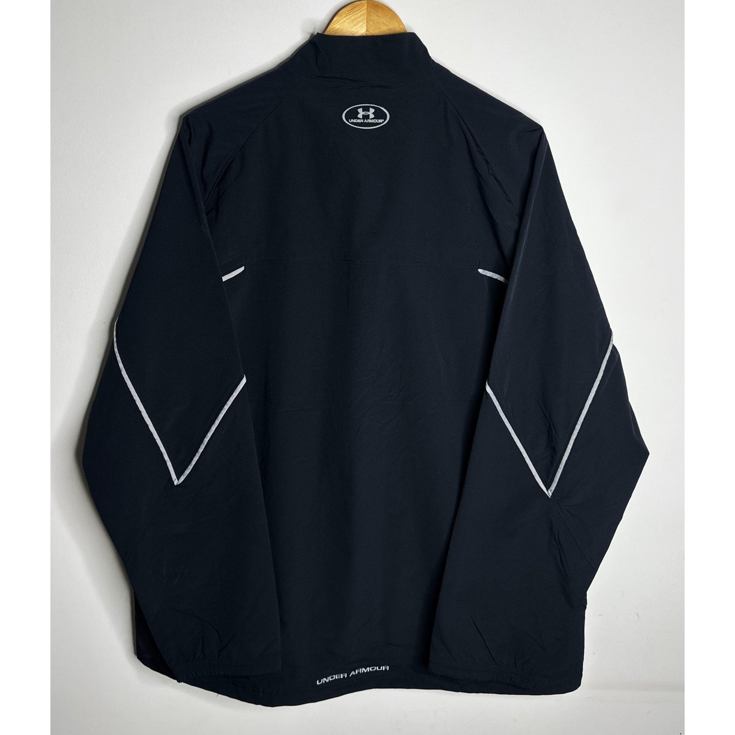 UNDER ARMOUR LIGHTWEIGHT WINDBREAKER – BREATHABLE, WATER-RESISTANT JACKET FOR ACTIVE OUTDOOR WEAR SIZE XL -