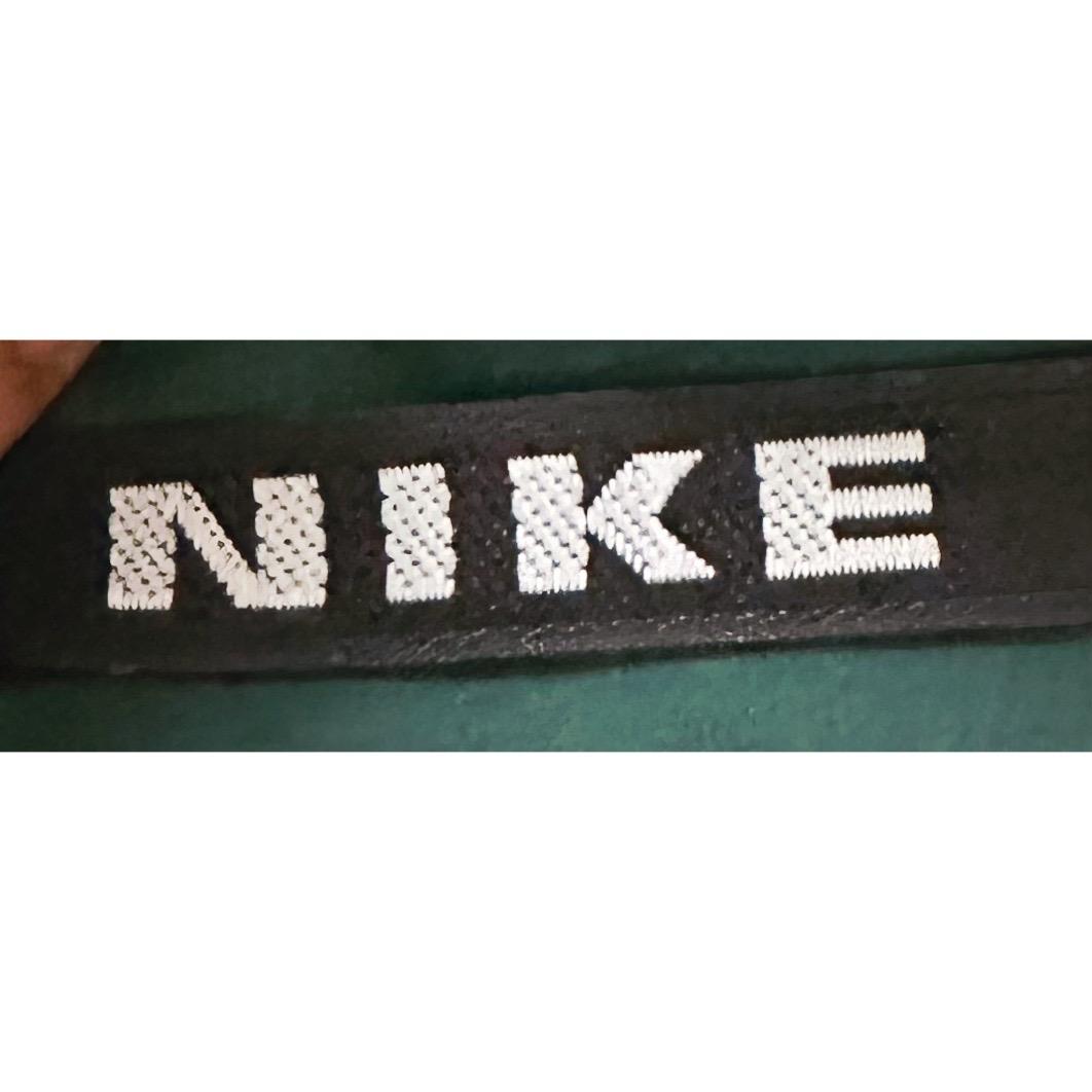 NIKE LIGHTWEIGHT WINDBREAKER – BREATHABLE, WATER-RESISTANT JACKET FOR ACTIVE OUTDOOR WEAR SIZE XL