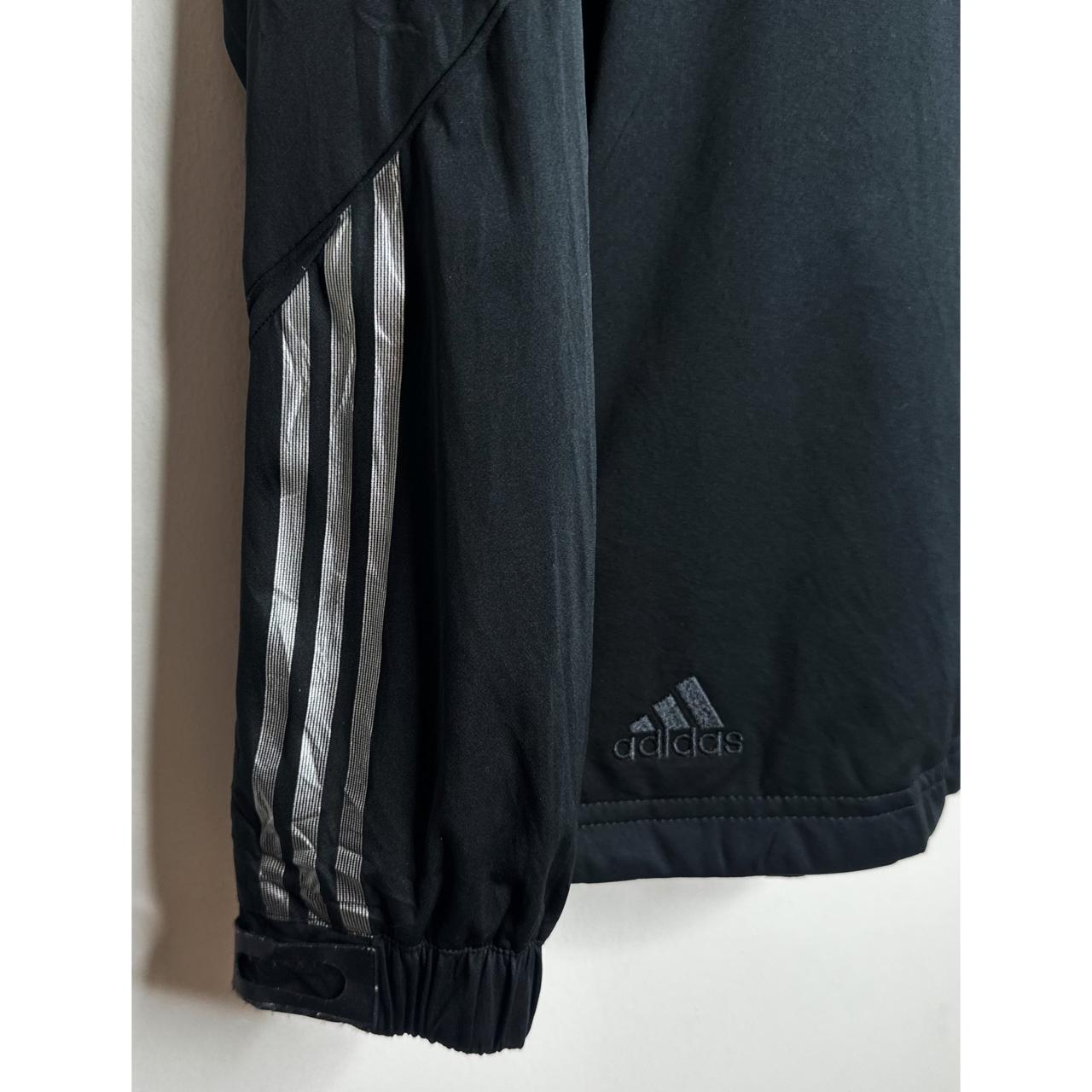 ADIDAS LIGHTWEIGHT WINDBREAKER – BREATHABLE, WATER-RESISTANT JACKET FOR ACTIVE OUTDOOR WEAR SIZE L