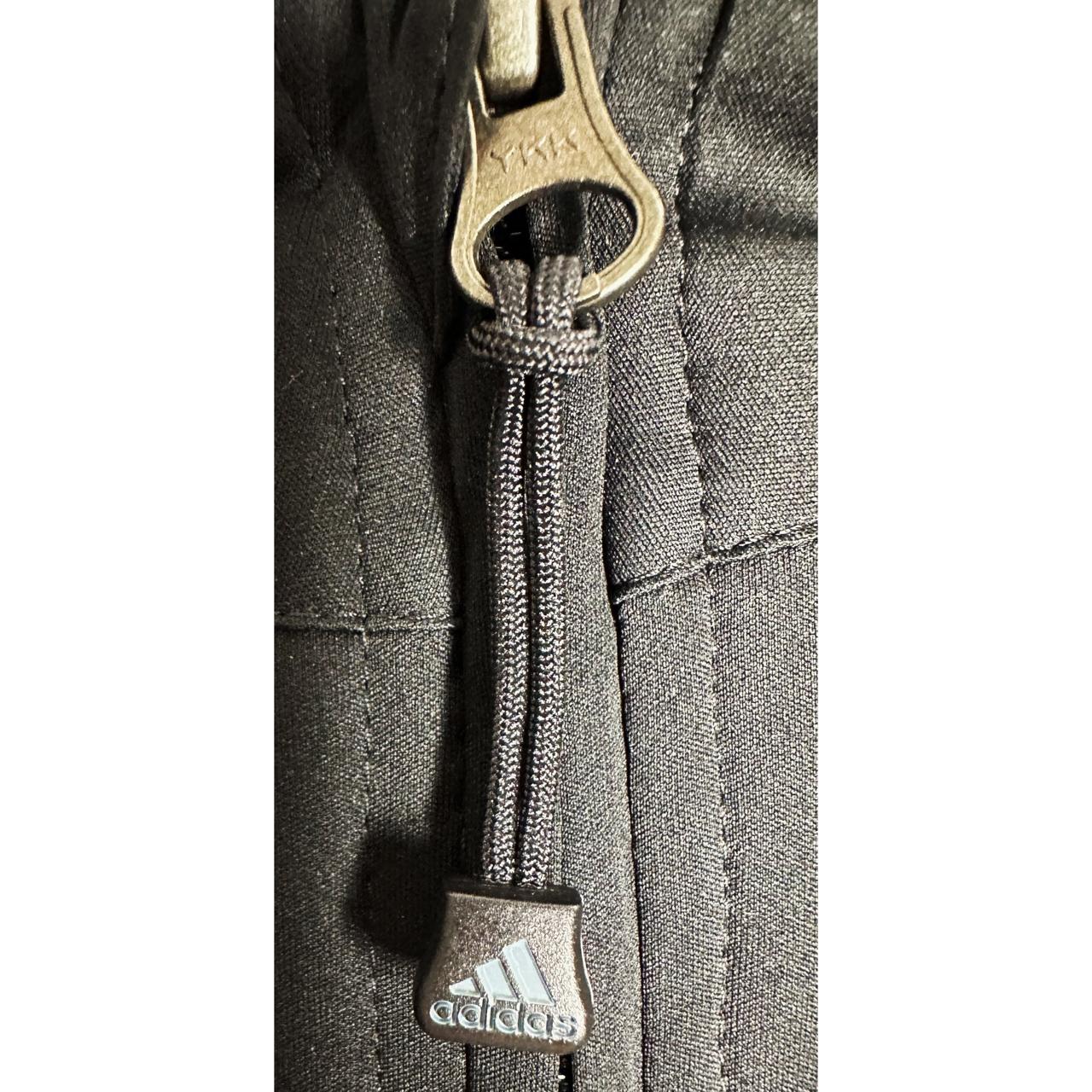 ADIDAS LIGHTWEIGHT WINDBREAKER – BREATHABLE, WATER-RESISTANT JACKET FOR ACTIVE OUTDOOR WEAR SIZE L