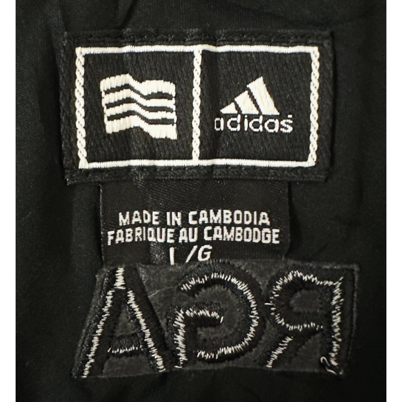 ADIDAS LIGHTWEIGHT WINDBREAKER – BREATHABLE, WATER-RESISTANT JACKET FOR ACTIVE OUTDOOR WEAR SIZE L