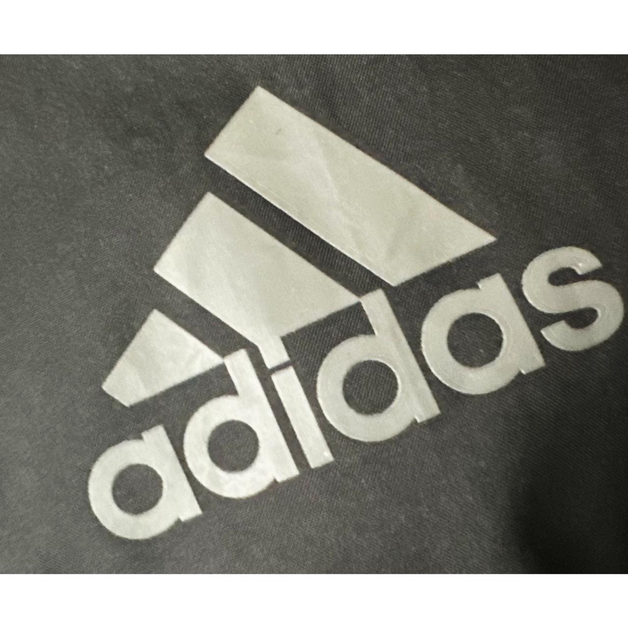 ADIDAS LIGHTWEIGHT WINDBREAKER – BREATHABLE, WATER-RESISTANT JACKET FOR ACTIVE OUTDOOR WEAR SIZE L