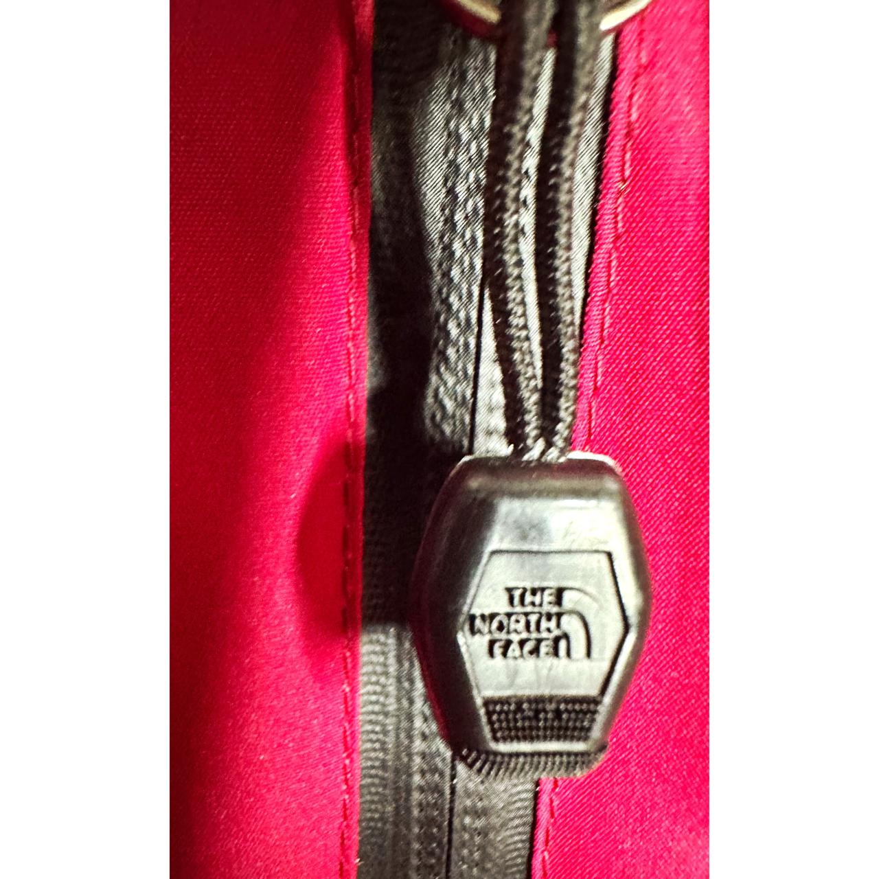 THE NORTH FACE RED WINDBREAKER WINDBREAKER JACKET WITH WHITE ACCENTS