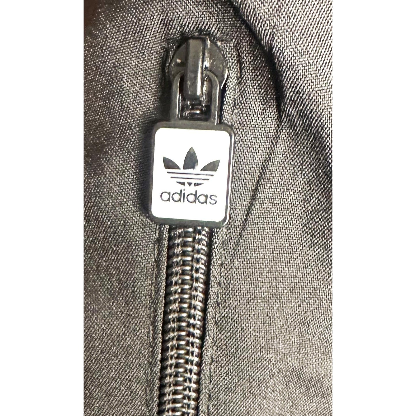 ADIDAS ORIGINALS RED BLACK WHITE WINDBREAKER JACKET FULL ZIP ( Waterproof)
